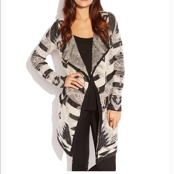 Lucky Brand Sweaters - Lucky Brand Aztec Drapey Wrap • Medium